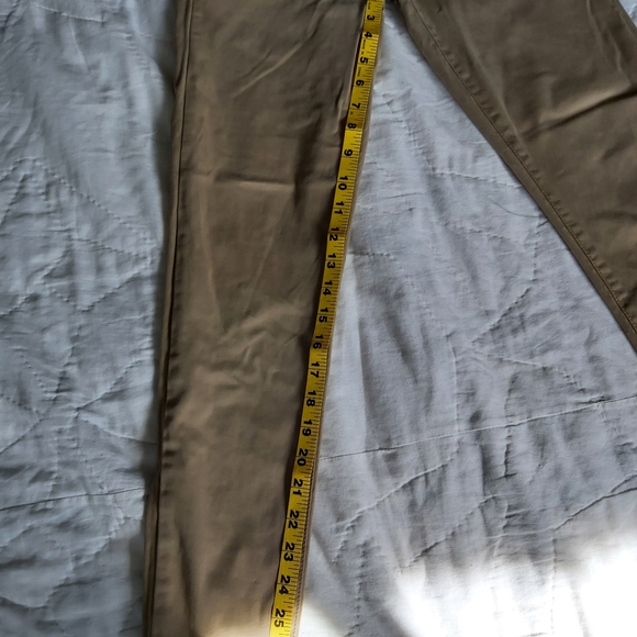 American Eagle Khaki Jeggings - Picture 5 of 8